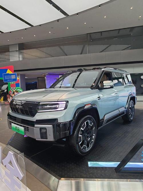 成都177比亚迪方程豹硬派越野的爆款，英菲尼迪35周年与你共成长